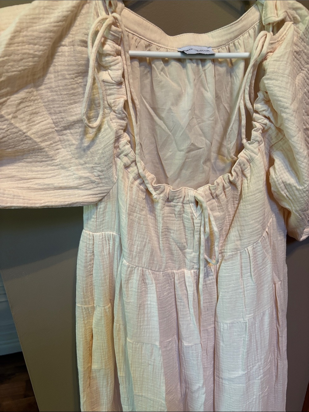 Shop worth collective Maxi Dress in blush color - Picture 3 of 4